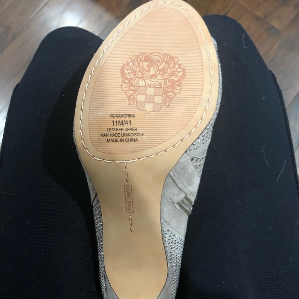 Vince Camuto over knee - Picture 3 of 5